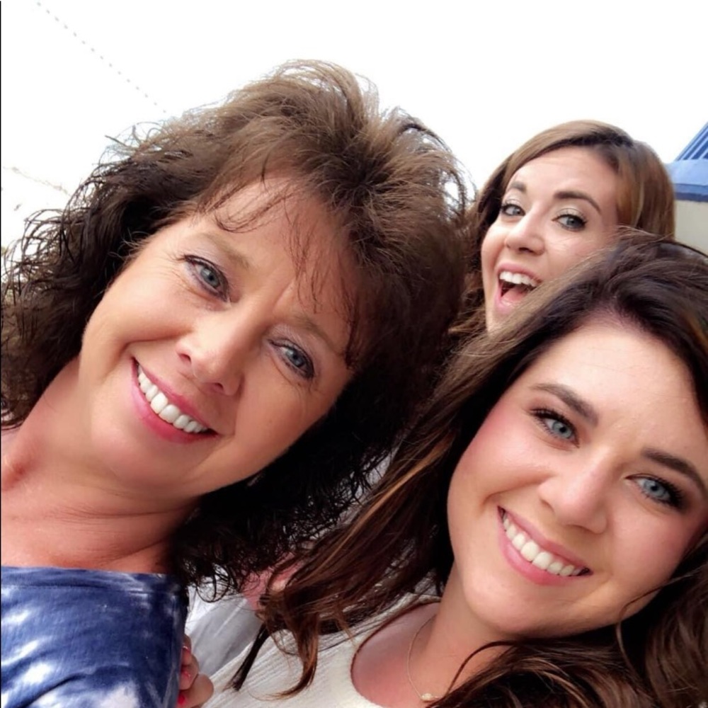 Meet your Posher, Debbie